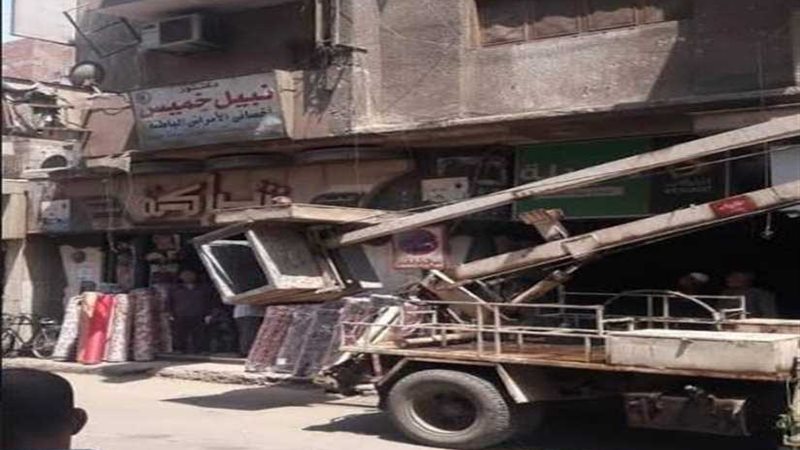 «المنوفية» تزيل اللافتات