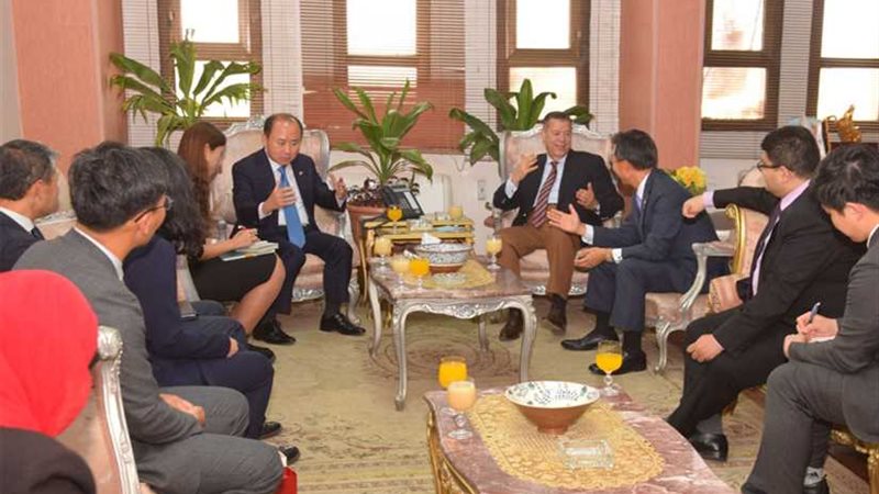 محافظ بني سويف يستقبل