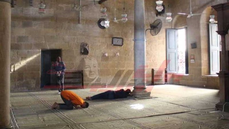 مسجد وسبيل وكتاب