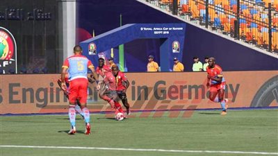 أوغندا تعزز تقدمها على الكونغو بهدف ثانٍ لإيمانويل أوكوي