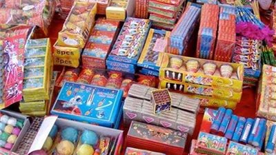 إحباط تهريب 20 طن ألعاب نارية بميناء الدخيلة