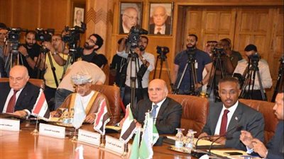 وزراء المالية العرب: 100مليون دولار شهريا لفلسطين