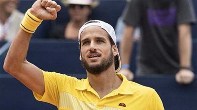 الإسباني لوبيز يفوز بلقب بطولة 