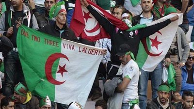 جماهير الجزائر تنظف مدرجات الدفاع الجوي بعد الفوز على كينيا