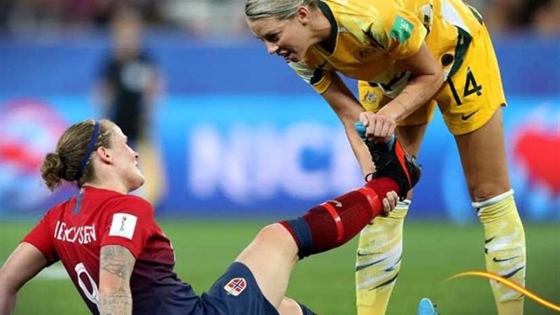 النرويج تتأهل لربع