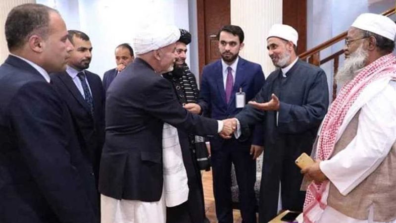 الرئيس الأفغاني يعرب