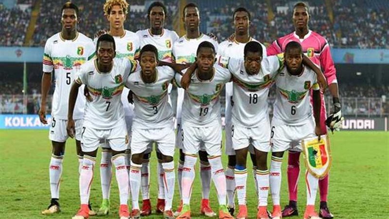 منتخب مالي يفرض السرية