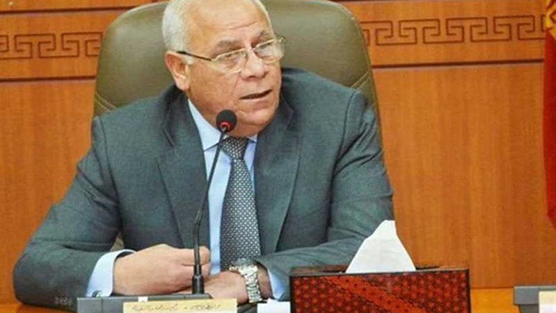 محافظ بورسعيد يبحث