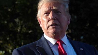 ترامب يوقع قرارًا تنفيذيًا بفرض عقوبات جديدة على طهران تشمل المرشد الأعلى