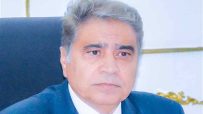 محافظ المنيا: توقيع 363 عقدا لتقنين أوضاع أراض تابعة لأملاك الدولة