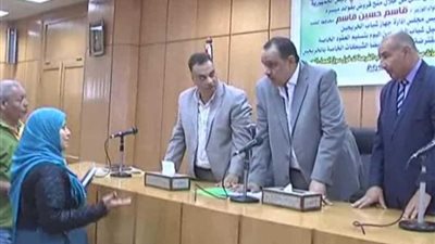 بإجمالي 900 ألف جنيه تسليم قروض لـ95 شاباً بالمنيا