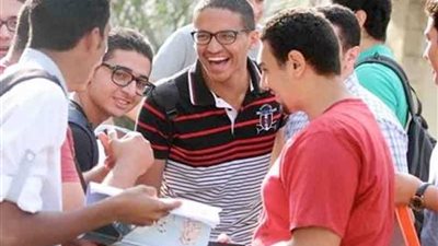 طلاب الثانوية العامة في المنيا: الكيمياء خلت من الأسئلة الغامضة والألغاز