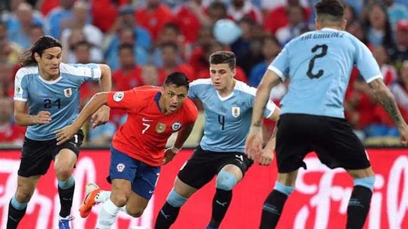 أوروجواي يفوز على