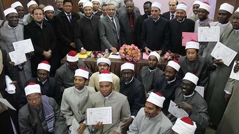 من 9 دول.. تخريج