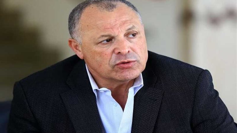 أبوريدة يطالب اللاعبين