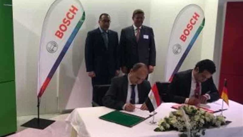 رئيس الوزراء يشهد