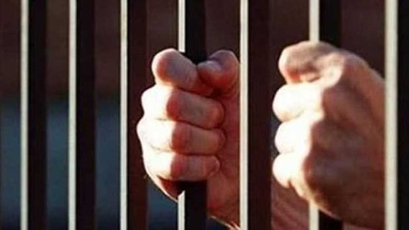 حبس عاطل ينتحل صفة