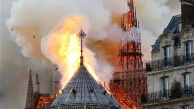 الادعاء الفرنسي يفتح التحقيق في احتمال تسبب الإهمال في حريق كاتدرائية نوتردام