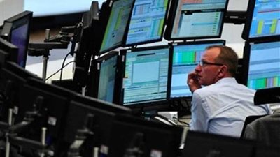 مؤشر الأسهم البريطانية يغلق على ارتفاع طفيف