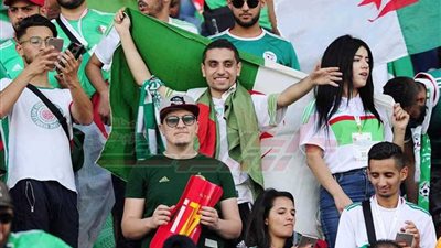 حضور جماهيري غفير في مباراة الجزائر والسنغال