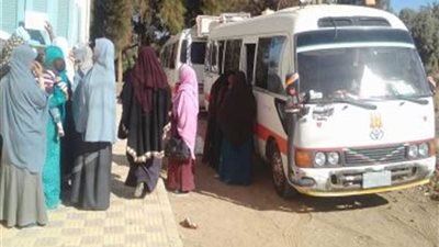 قافلة جامعتي مطروح والإسكندرية الطبية تفحص 2114 مواطنا وتجرى 1834 تدخلا بيطرياً