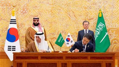 الرئيس الكوري الجنوبي وولي العهد السعودي يشهدان التوقيع على مذكرات تفاهم بين البلدين
