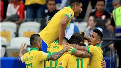 منتخب البرازيل يتأهل لنصف نهائي 