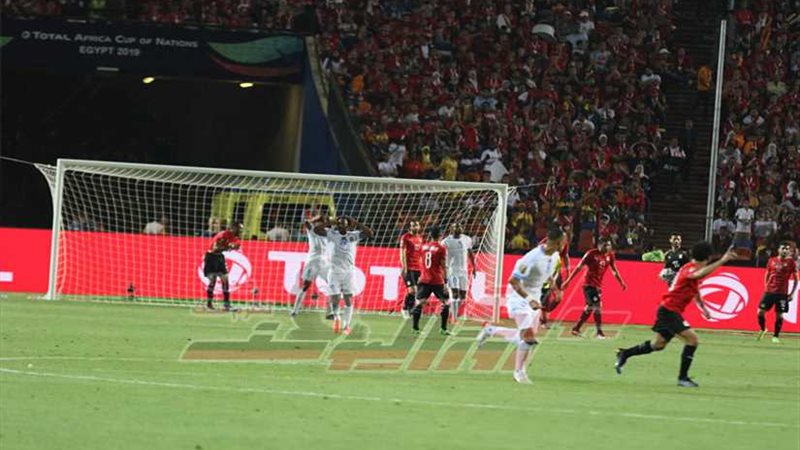 في لقطتين.. العارضة