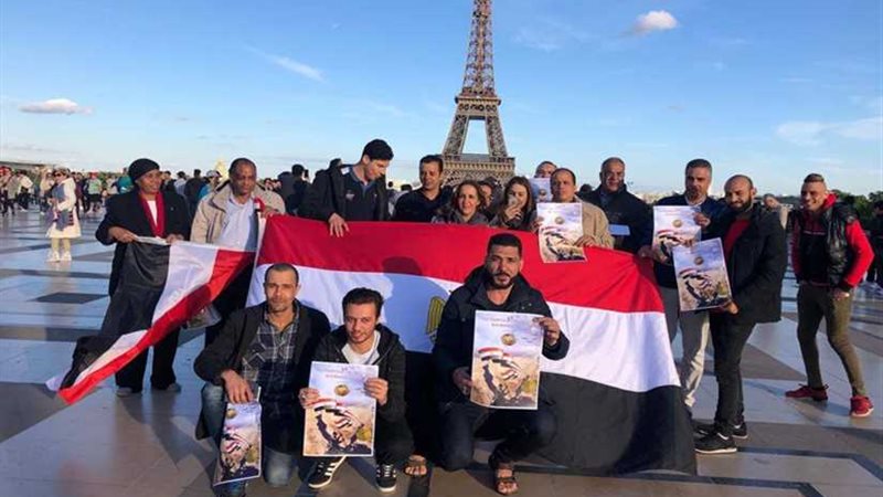 المصريون بفرنسا يحيون