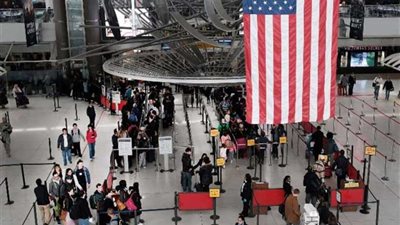 سي إن إن: أعلان حالة الطوارىء بمطار في ولاية نيو جيرسي الأمريكية وتوقف حركة الطيران