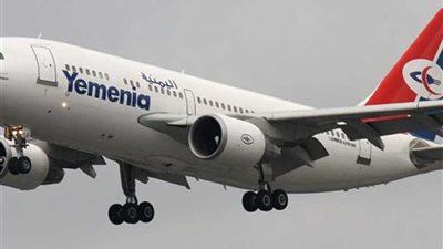 وعكة صحية لراكبة تنقذ ركاب طائرة يمنية من كارثة