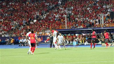 الدقيقة 25 .. تبديل اضطرارى بنزول مروان محسن مكان 