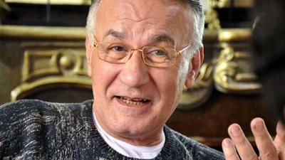 وفاة الفنان عزت أبو عوف عن عمر يناهز 70 عاما