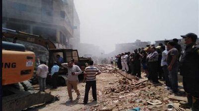 وفاة مواطن وإصابة أخرين في انهيار عقار من 4 طوابق في الجيزة (صور)