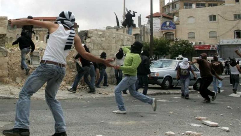 الصهاينة يعتقلون