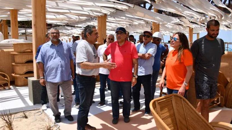 رئيس الوزراء يشيد