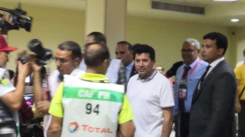 بالصور.. وزير الرياضة