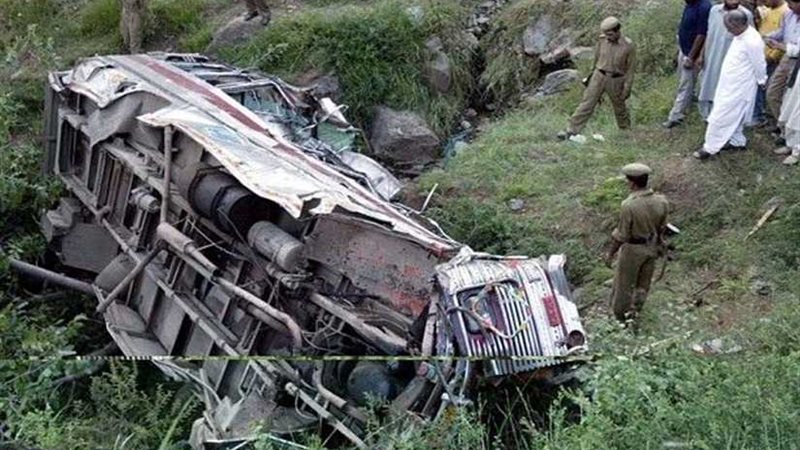 مصرع 25 شخصا في سقوط