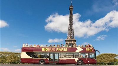 باريس تعتزم حظر مرور الحافلات السياحية في قلب المدينة
