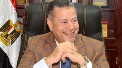 محافظ بني سويف يهنئ أوائل الدبلومات الفنية على مستوى المحافظة