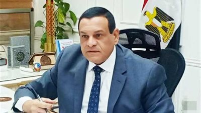 محافظ البحيرة يهنئ أوائل الدبلومات الفنية