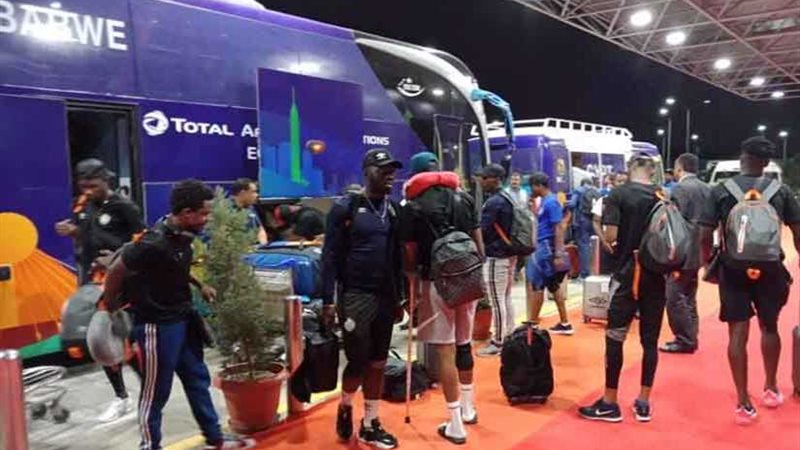 منتخب زيمبابوي يغادر