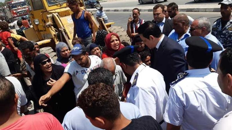 التشاور مع أهالي