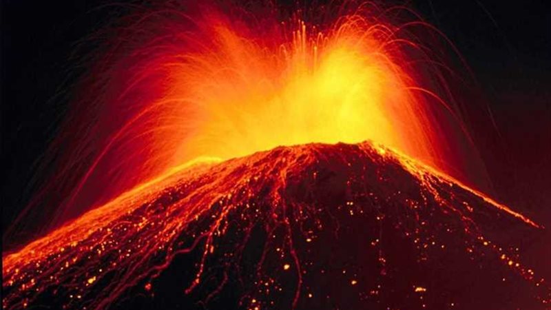 مصرع شخص نتيجة لثوران