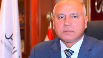 وزير النقل يقيل رئيس شركة المشروعات بالسكة الحديد