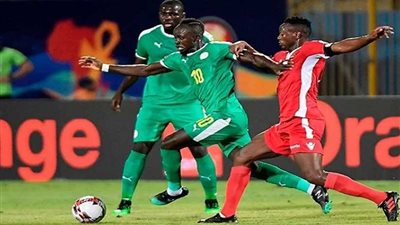 السنغال تضرب أوغندا بهدف في الشوط الأول
