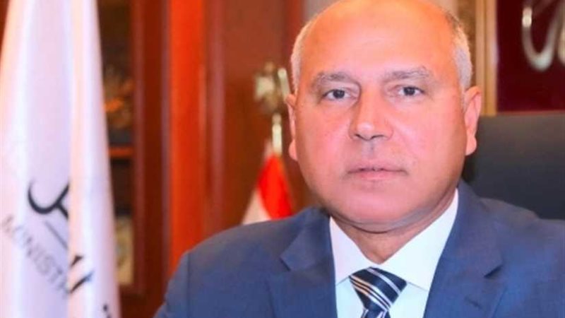 وزير النقل يقيل رئيس