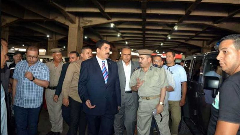 محافظ القليوبية يستمع