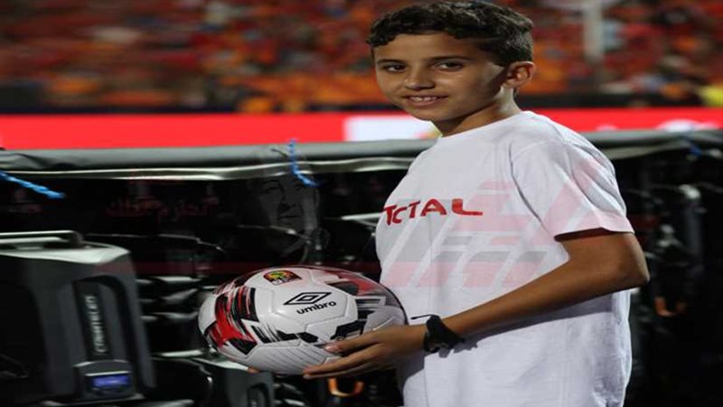 عُمر يرمي الكرات