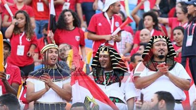 الأغاني الوطنية تلهب حماس الجماهير المصرية